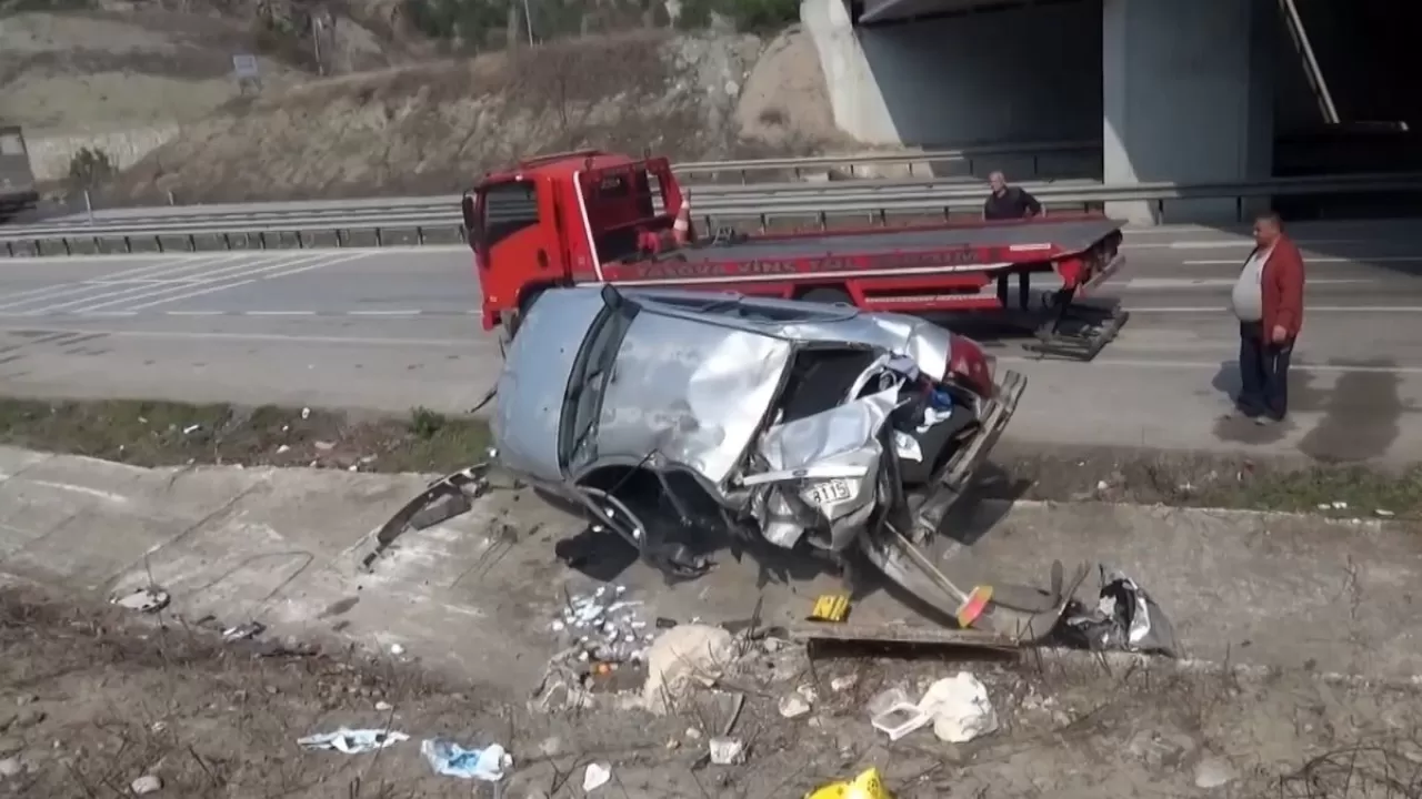 Aile, Cenazeye Gitmek İçin Yola Çıktığı Sırada Kaza Geçirdi: Seyhan Okkay Öldü, Yeter Okkay Yaralandı!