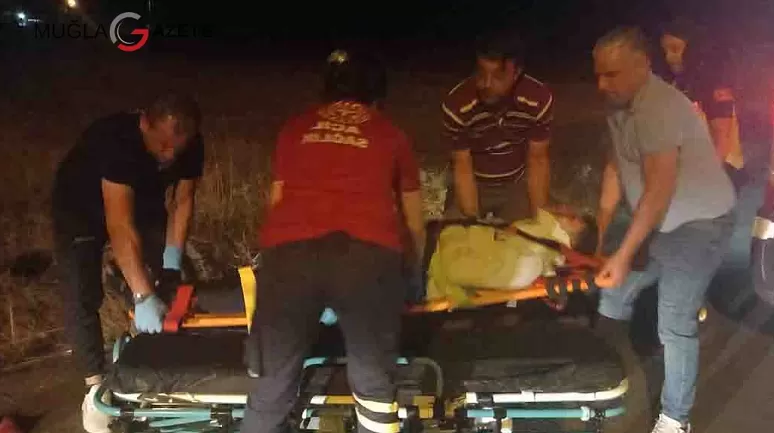 Menteşe'de trafik kazası: Yola Savrulan 2 Kişi Yaralandı